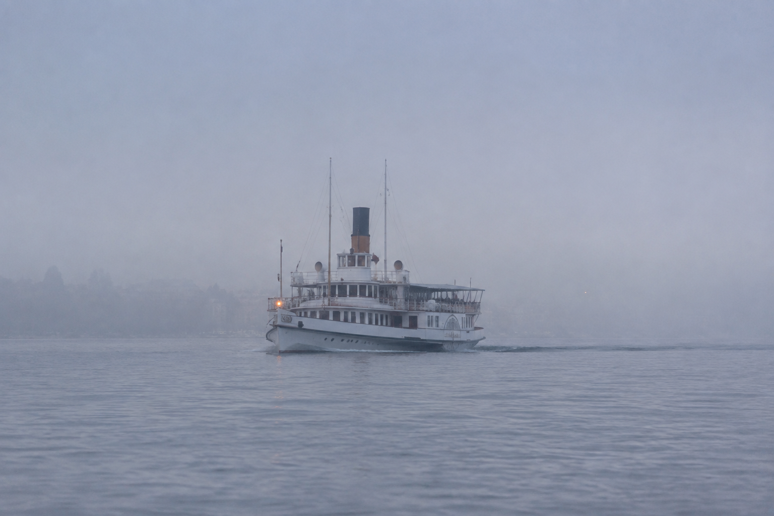 Vapeur du Léman dans la brume matinale, visuel de puzzle validé par LB Studio